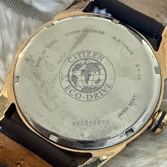 Citizen Eco-Drive Men's Watch with Brown leather Strap - Picture 7 of 8